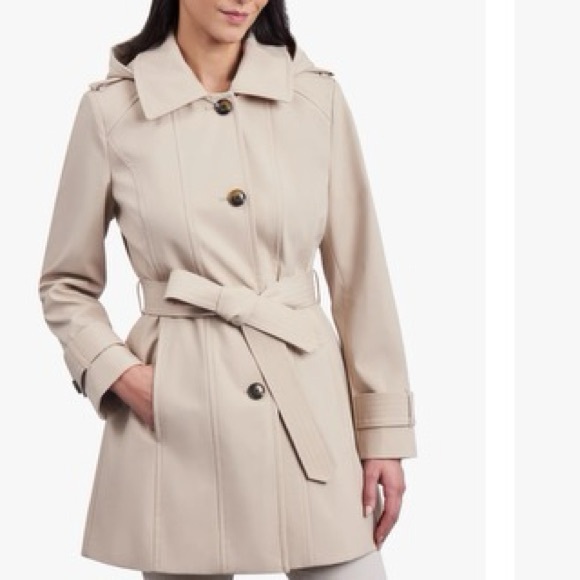 London Fog Cream Trench Coat Timeless Design - Picture 3 of 6